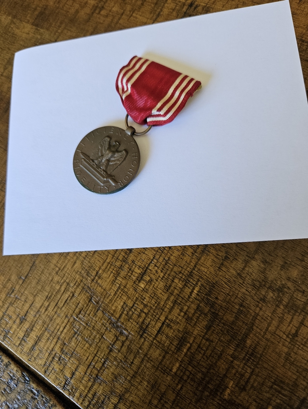 Vintage US ARMY GOOD CONDUCT MEDAL WWII.   Eagle Medal with Red and White Ribbon